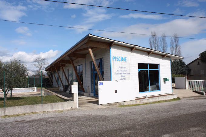 Magasin d’Aux Piscines du Vivarais, pisciniste à Lachapelle-sous-Aubenas, près d’Aubenas